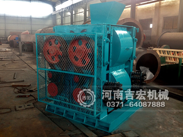 四齒輥破碎機上輥用于粗破,下輥用于細破,占地小,產量高！