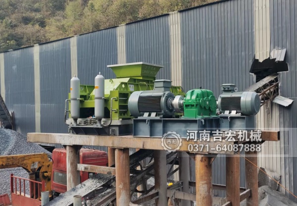 褐煤雙齒輥破碎機(jī) vs 錘式破碎機(jī)：破碎效率、能耗與維護(hù)成本對(duì)比！